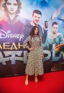 Почему другая актриса в последнем богатыре
