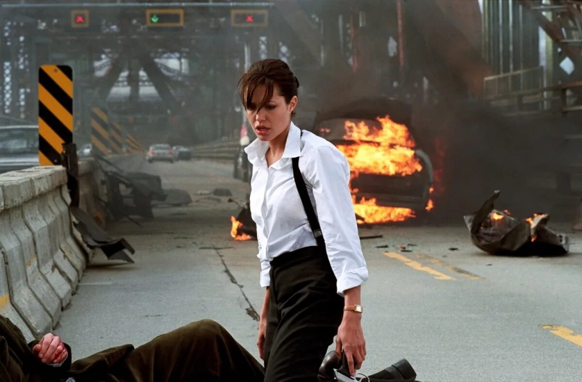 Забирая жизни 2. Анджелина Джоли забирая жизни. Итан Хоук забирая жизни.