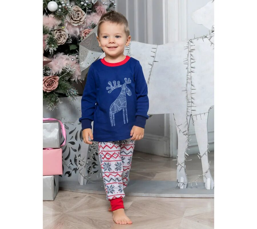 Детский трикотаж. Реклама одежды для мальчиков трикотаж. Костюм для мальчика из футера 3 нитки. Детские пижамы реклама. Детская брендовая одежда малышам.