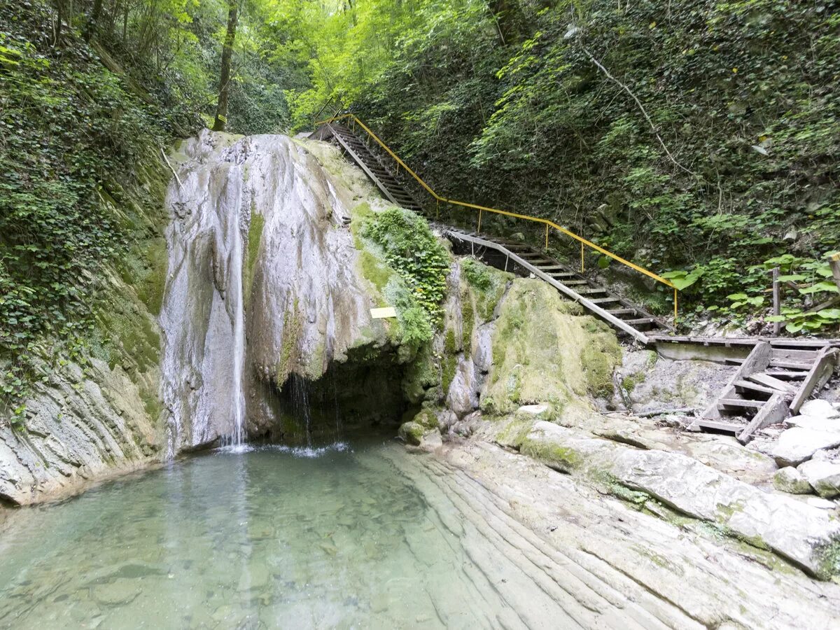 Каньон прохладный лазаревское. Ущелье коксу узбекистан. Змеиное ущелье джубга. Щель природа. Щель природа.