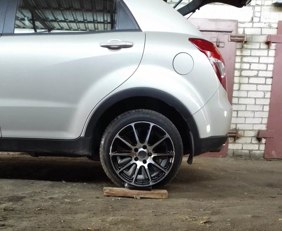Диск ссангйонг актион. Диски санг енг актион 2 16 радиус. ssangyong actyon 18 диски. диски на санг енг актион 17 радиус. ssangyong actyon диски r20.