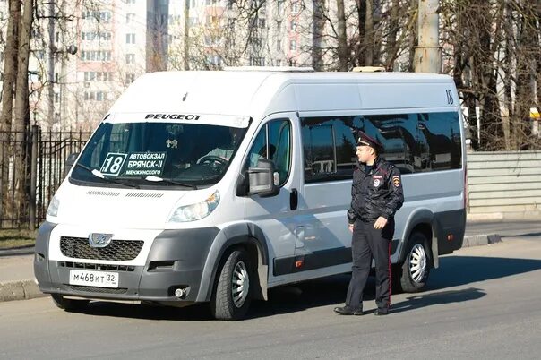 Маршрутка автобус 3. Маршрутка. маршрутки брянск. брянский автобус. маршрутка 3 брянск.