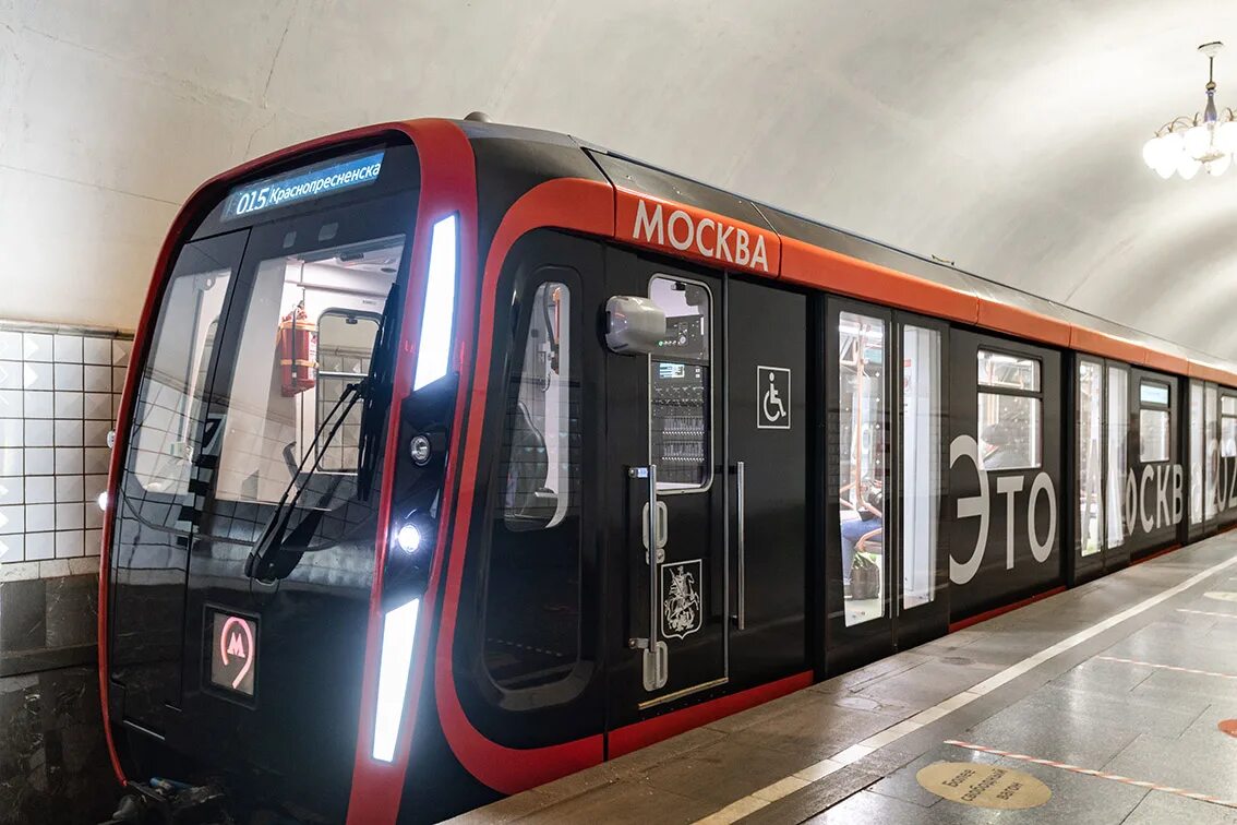 Торможения поездов метро. Вагон метро 81-775/776/777. вагон метро москва 2025 сбоку. метровагонмаш вагоны метро москва 2025. вагон метро москва 2025 81-775.
