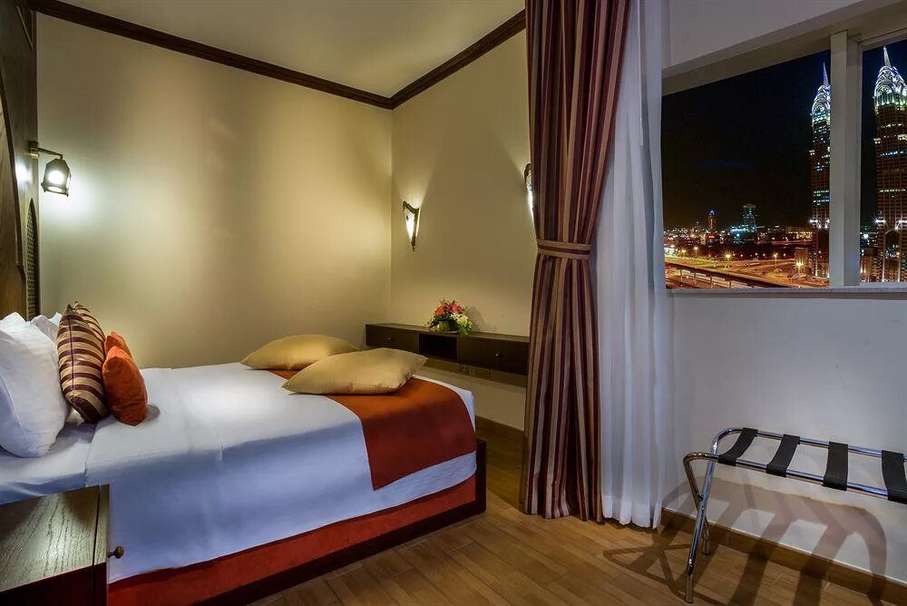 Отель first central hotel suites. First central hotel suites apartment аль-барша. First central hotel suites дубай. First central hotel дубай. Ферст централ дубай.