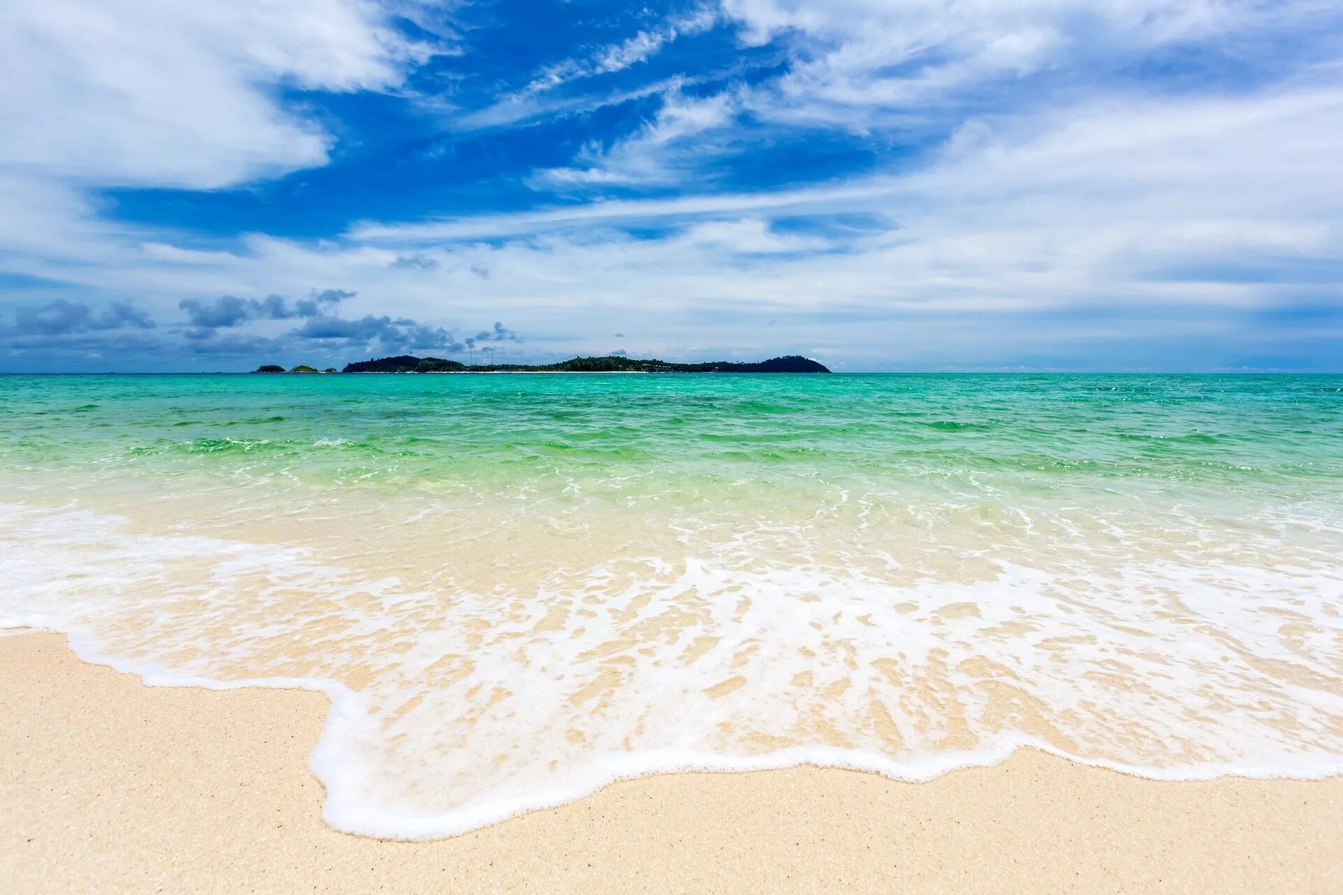 Красивый берег океана. Море песок. Море пляж. Море солнце пляж. Пляж фон.