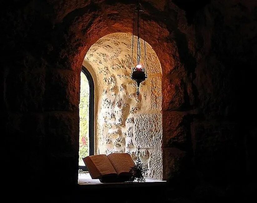 Тема поэмы м ю лермонтова мцыри. Келий душных. Келий душных. И жизнь моя без этих блаженных дней была б печальней и мрачней. Черниговский скит сергиев посад пещеры.