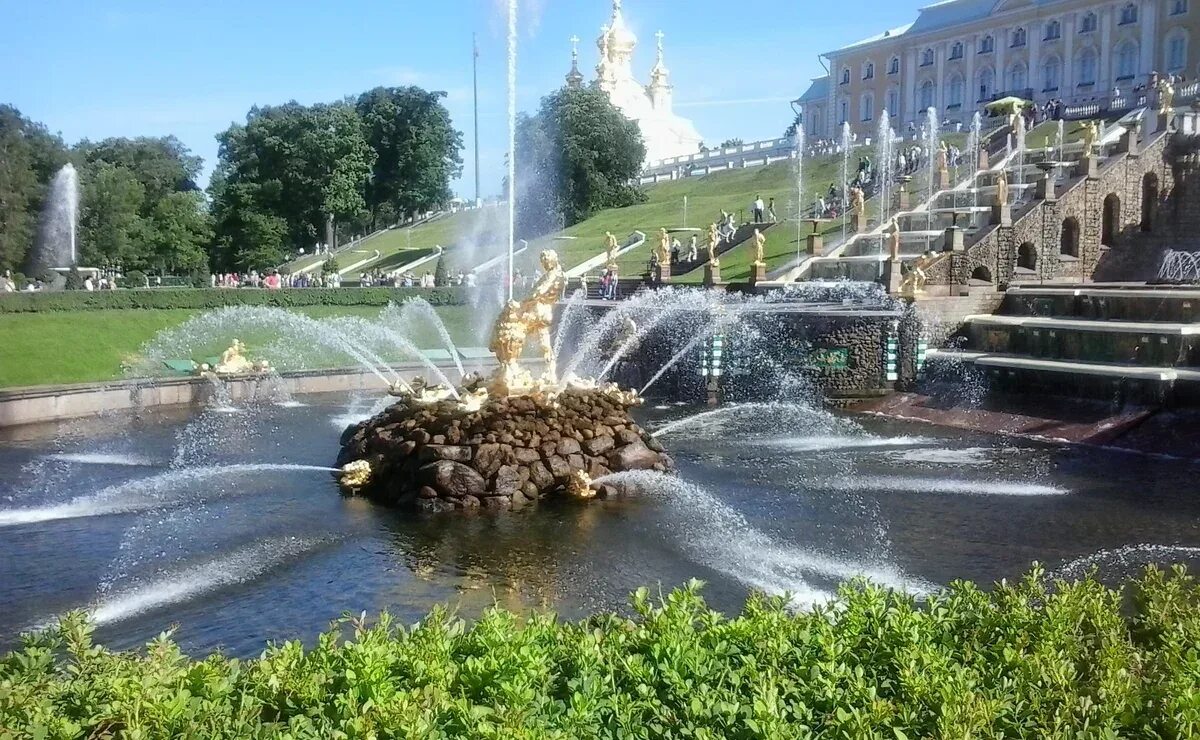 Сколько лет фонтанам в петергофе