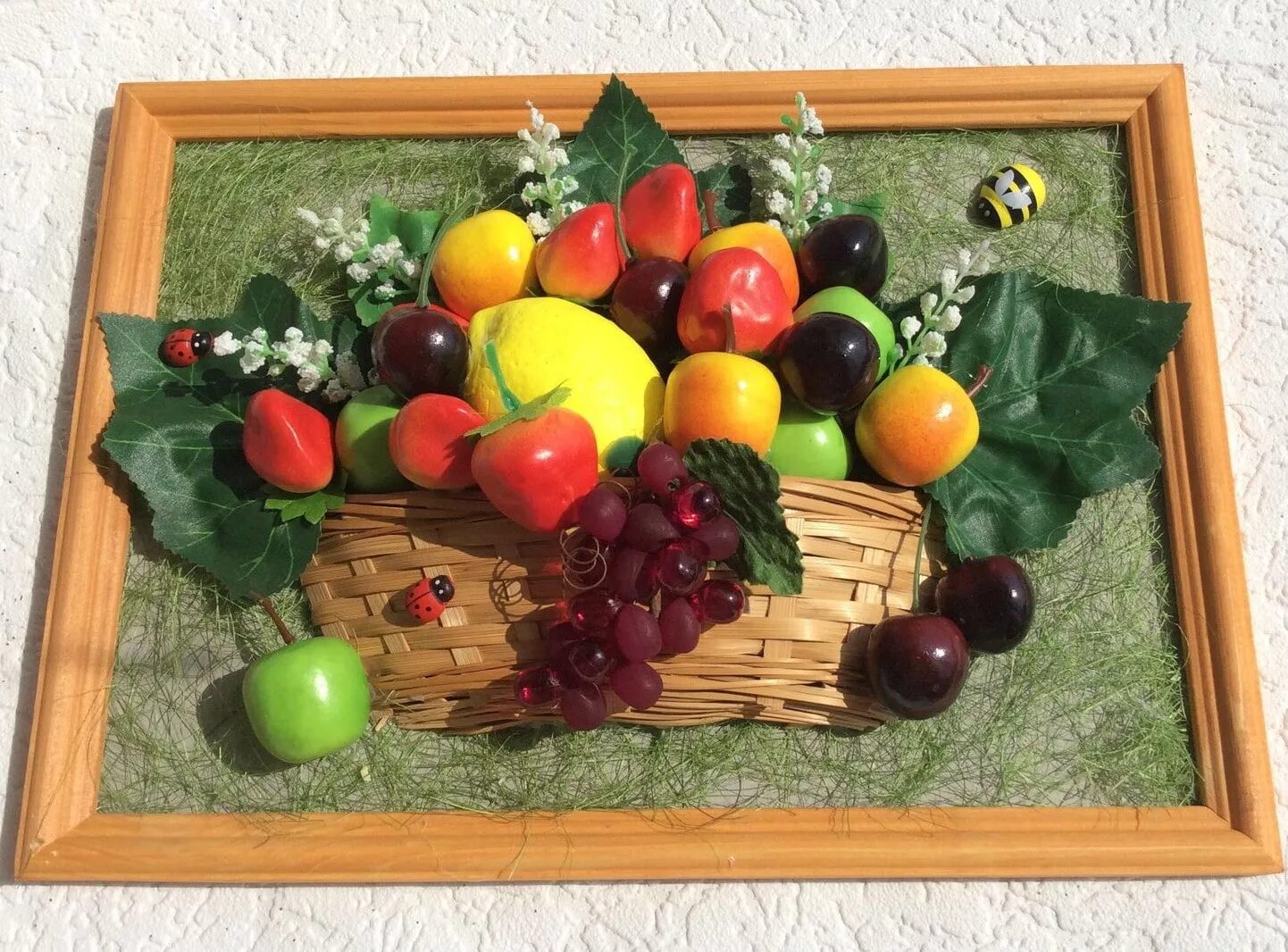 Панно фрукты. Панно из искусственных фруктов. Панно на кухню из искусственных фруктов. Фруктовое панно из искусственных фруктов. Панно с искусственными фруктами.