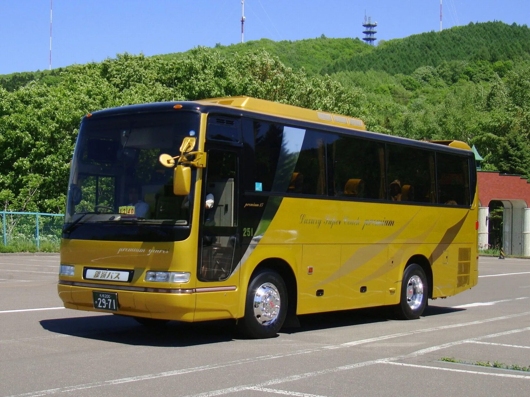 F 200 s. Hunday CORROLD avtobus. Hino Selega engine view. Hino Selega engine. Hino Selega engine Bay view.