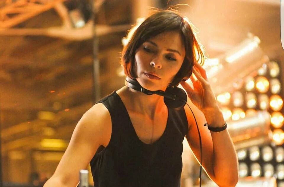 Nina kraviz 2021. Текстура небоскреба. Nina kraviz skyscrapers. Скай сити небоскреб. Skyscrapers nina.