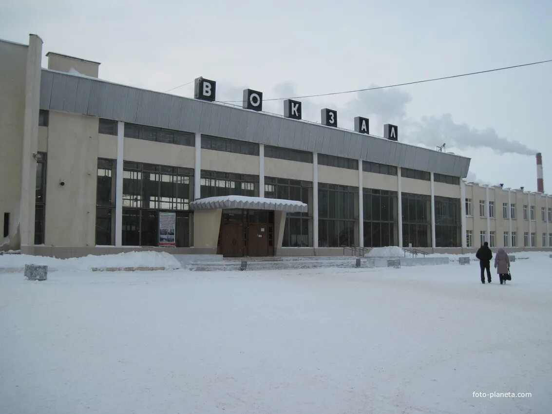 Вокзал сарапул автовокзал. Сарапульский автовокзал. Сарапул карла маркса 60. Вокзал сарапул автовокзал. Автостанция яр удмуртия.