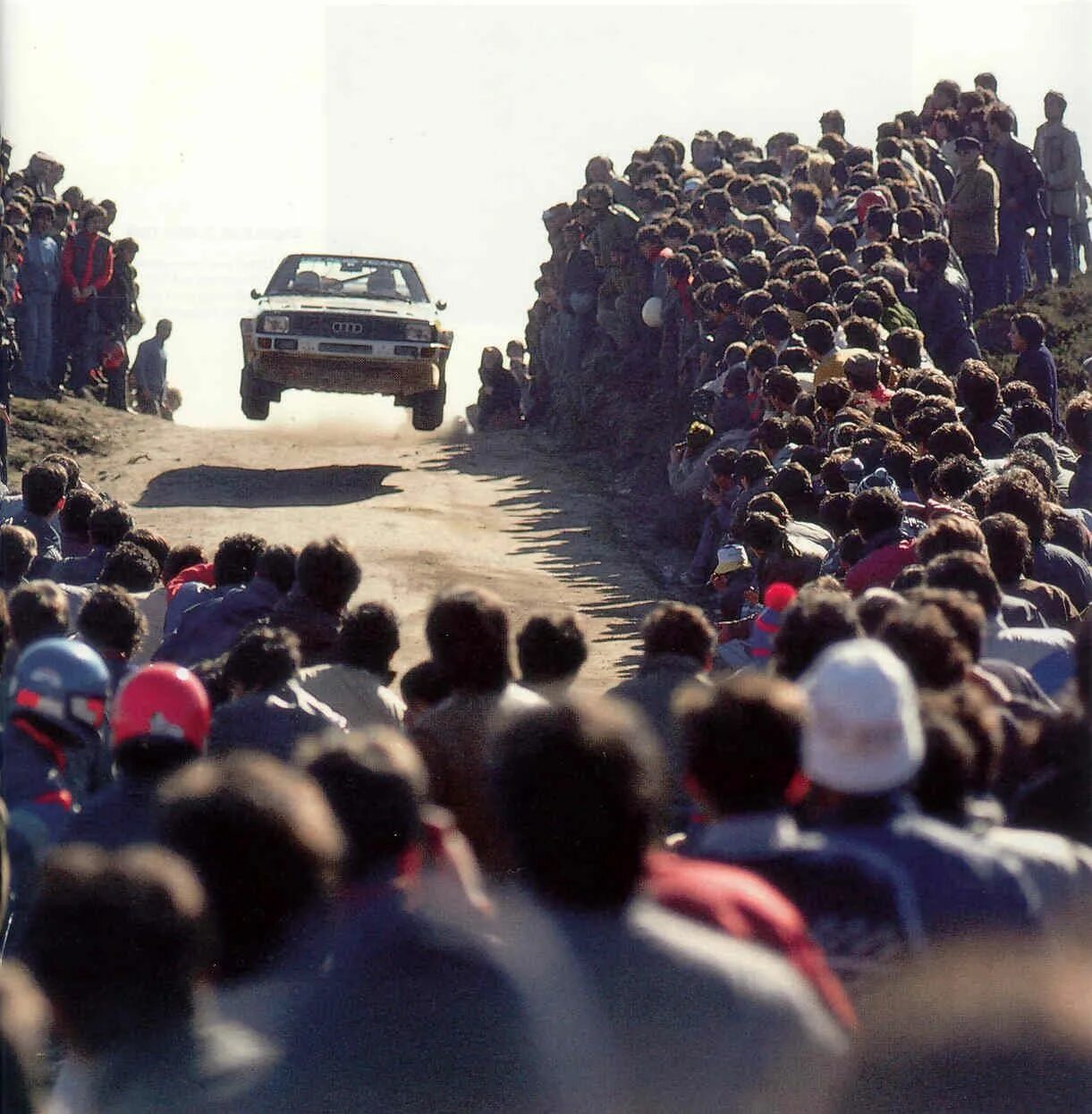 Audi quattro s1 Group b. Audi Rally Group b. Group b Rally толпа. Зрители на ралли.