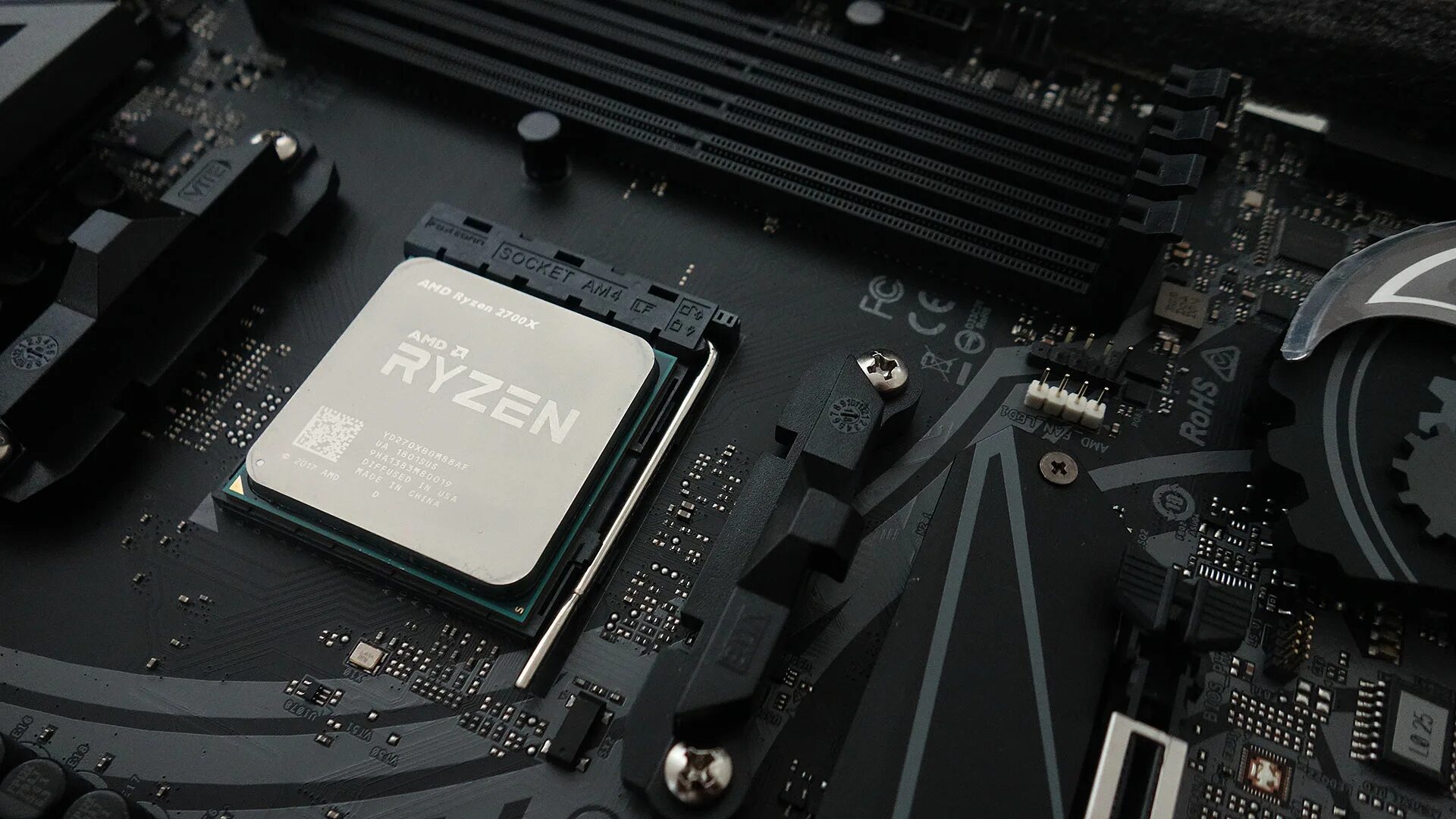 Ryzen 7 поколения. Ryzen 7 2700. AMD 2700x. Ryzen 7 2700x. Ryzen 7 2700 чипсет.