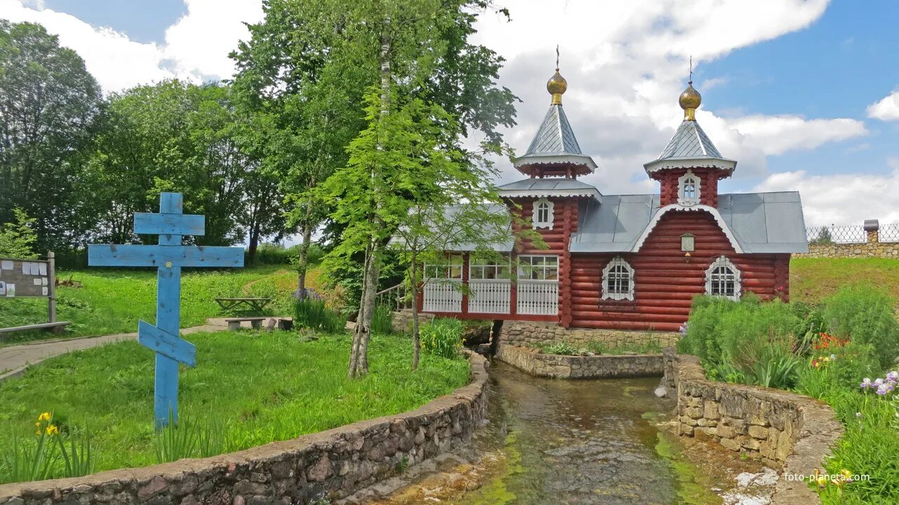 Каложицы источник Святого Пантелеймона. Святой Родник Пантелеймона Каложицы. Часовня Пантелеймона Каложицы. Святой источник Святого Пантелеймона целителя. Источник святого пантелеймона