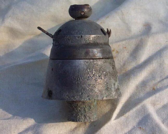 Трансмиссионное масло лукойл тм-5 80w-90. Лукойл тм-4 80 w90 1л gl-4. 8. Транзистор тм-3в. Транзистор тм3а бетта.