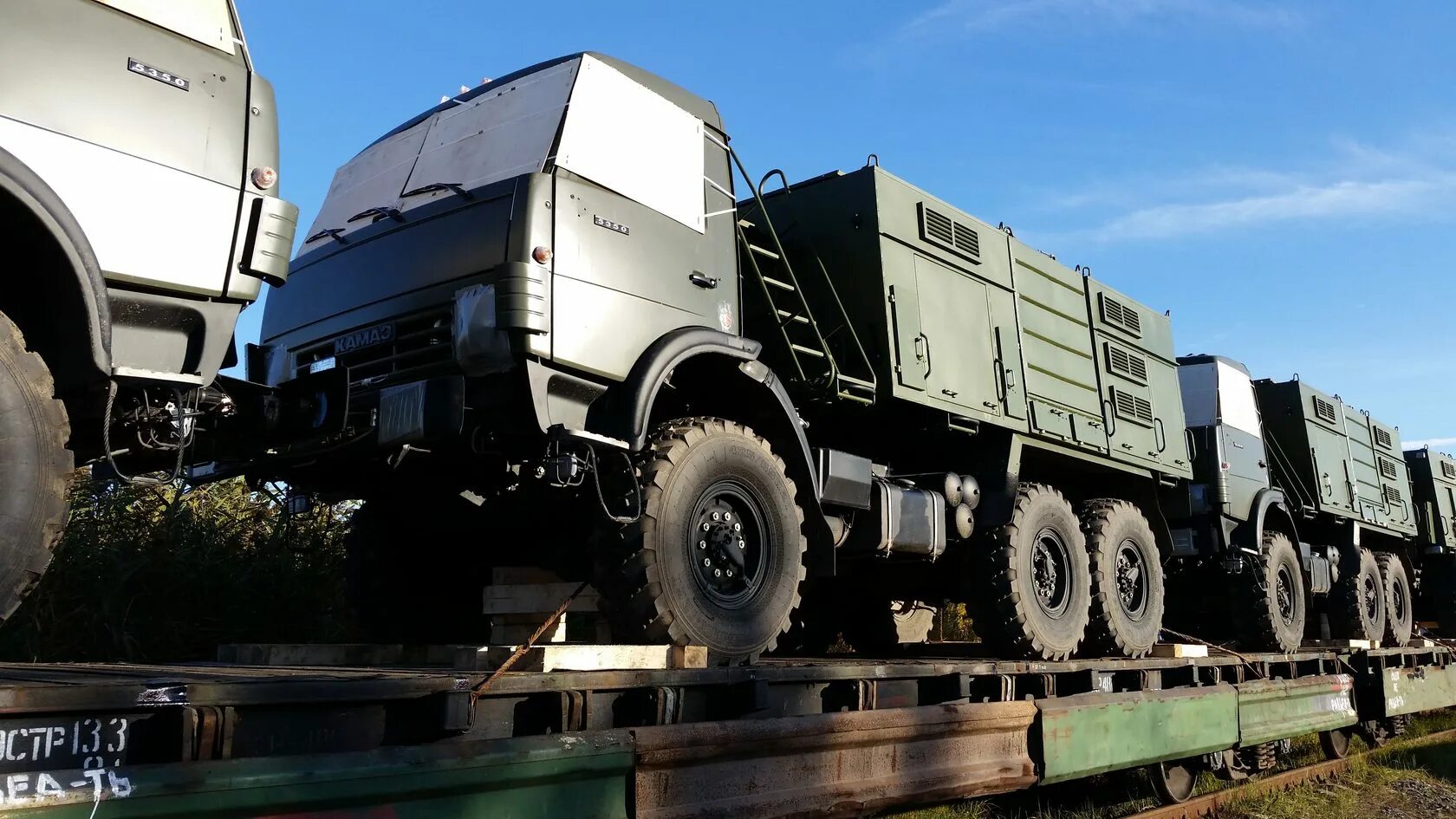 Где груз военных. КАМАЗ армейский 5350. Военный КАМАЗ 200. КАМАЗ 5350 военный бронированный. КАМАЗ 63501 военный.