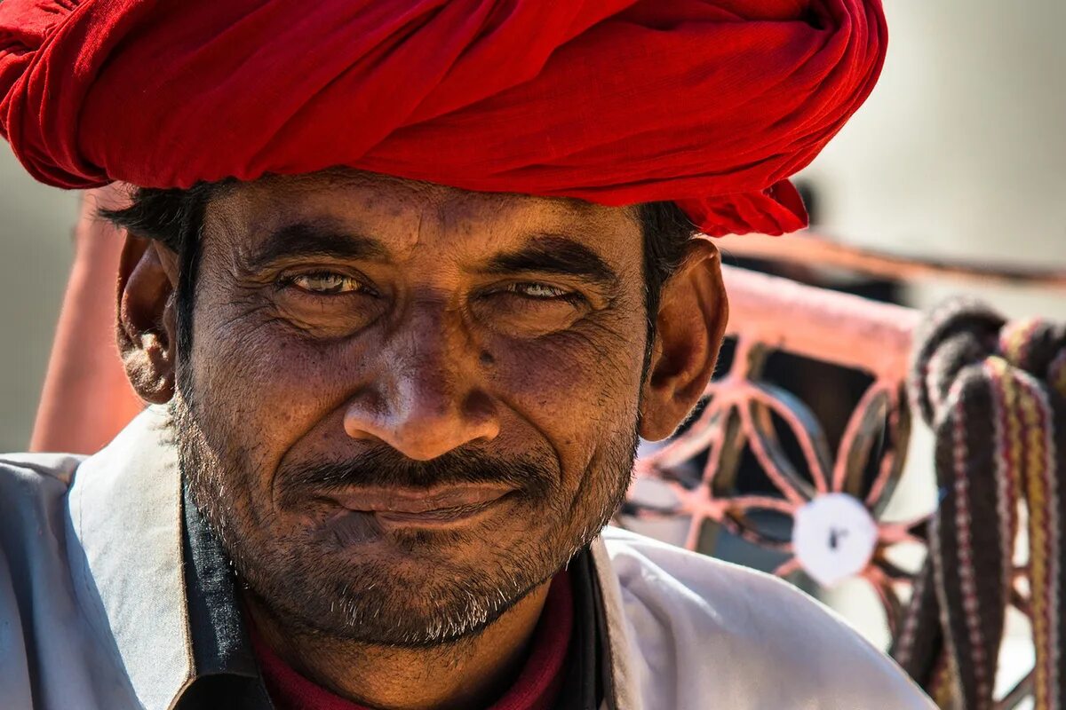 Лицо индуса. Индус портрет. Индус улыбается. Индус портрет. Лицо типичного индуса.