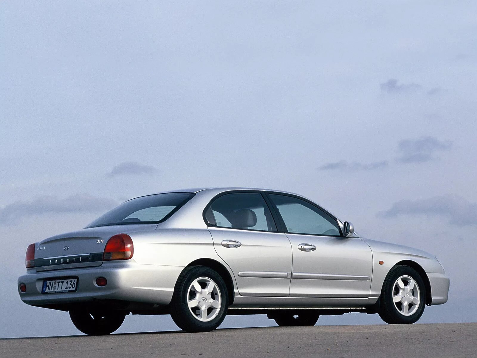 Hyundai поколения. Hyundai Sonata EF 1998. Hyundai Sonata IV (EF) 2001. Hyundai Sonata EF 2001. Hyundai Sonata 2001 Еф.