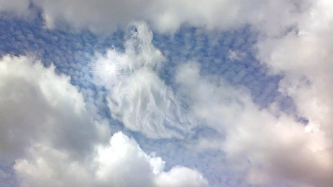 Облака руках облака качаются. Картина облака. Ангел на облаке. Красивые облака в живописи. Лицо из облаков.