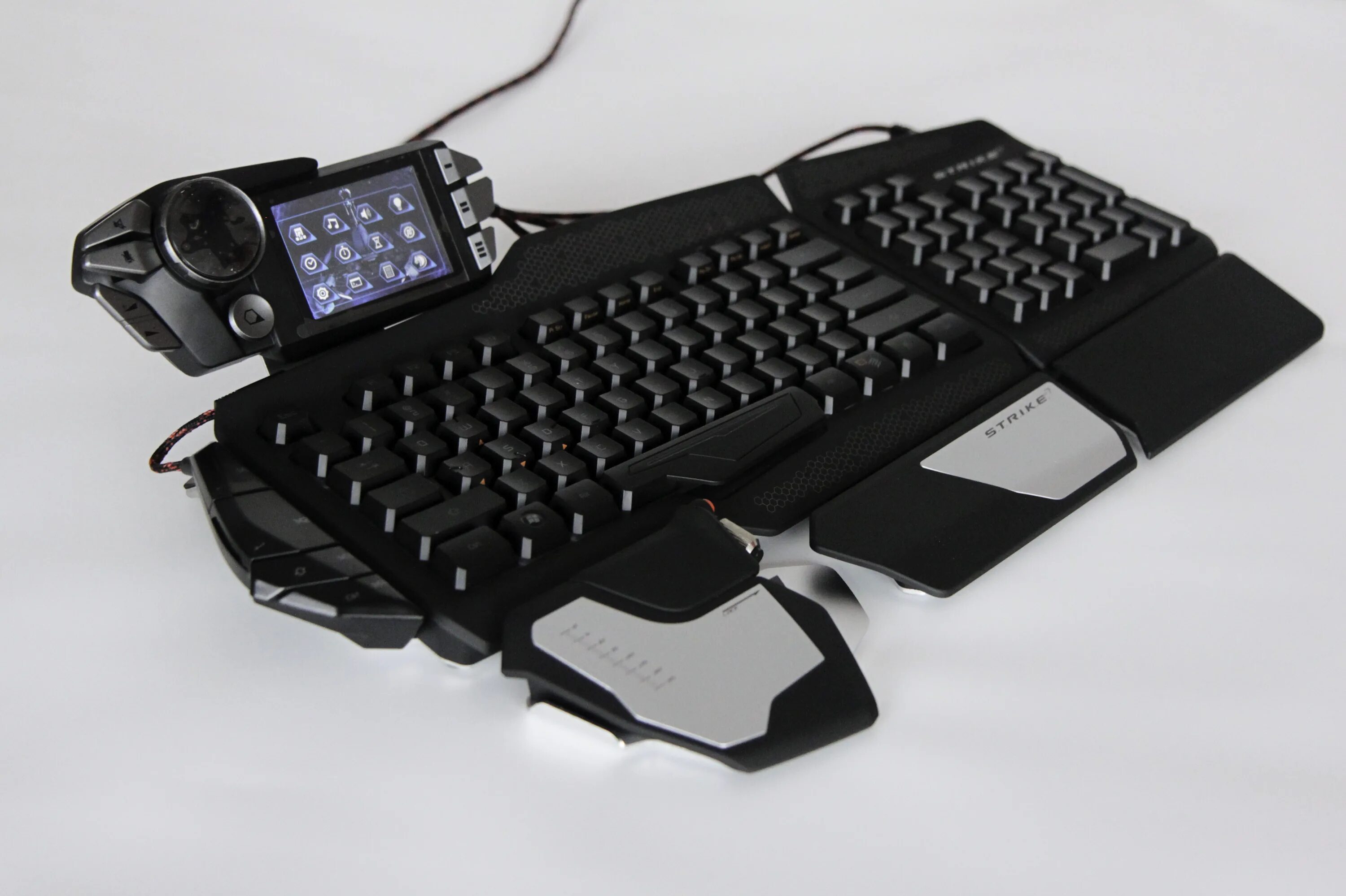 Клавиатура и мышь пс5 игры. Mad catz s.t.r.i.k.e. 7. клавиатура mad catz strike 7. mad catz s.t.r.i.k.e. 7 black usb. mad catz клавиатура.