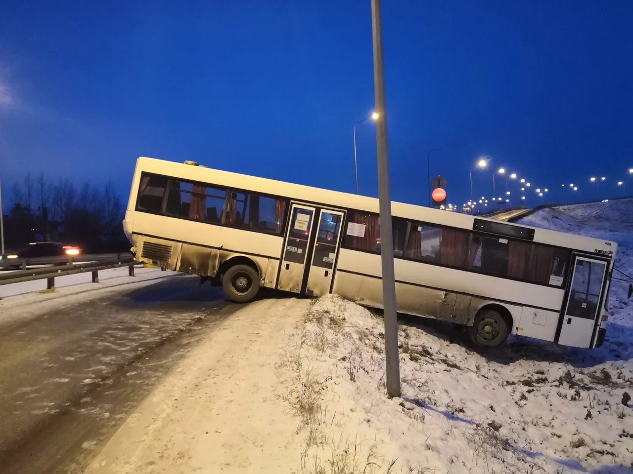 Чп автобус. Нестюковский тракт Пермь авария. Дорожное ЧП С автобусом Екатеринбург вчера. Пермский край Нестюковская ва. Новости Пермь 59 происшествия сегодня.