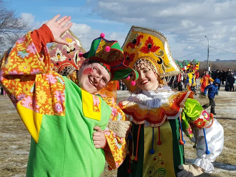 Аниматоры на масленицу. Аниматоры на масленицу. Аниматоры на масленицу. Грим скомороха на масленицу. Костюмы для масленицы на улице.