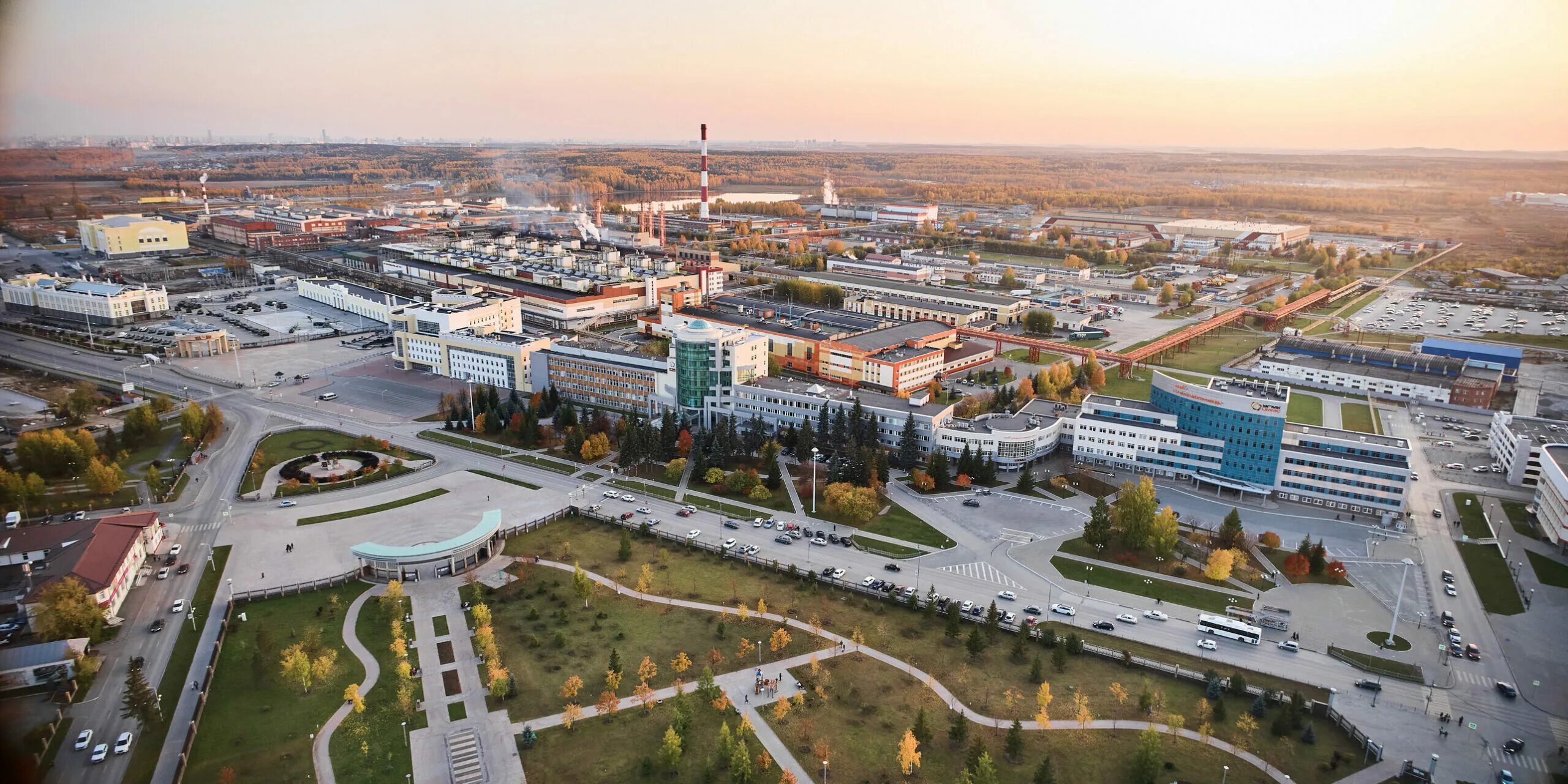 Угмк завод верхняя пышма. Бассейн угмк в верхней пышме. Угмк завод верхняя пышма. Угмк завод верхняя пышма. Здание угмк верхняя пышма.
