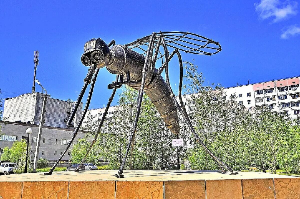 комар-нефтяник - Picture of Monument Mosquito Oilman, Usinsk - Tripadvisor