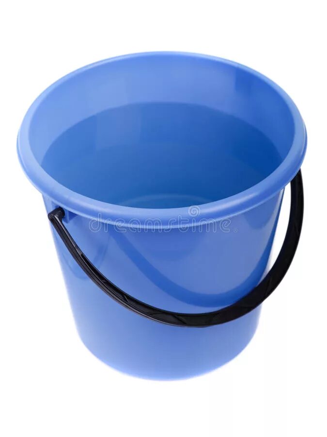 Ведро полностью заполнено водой. Пластиковое ведро с водой. Ведро полное воды. Ведро синее пластиковое. Синее пластиковое ведро с водой.