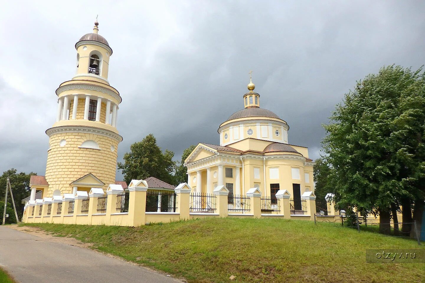 Село никольское рузский. Усадьба Никольское-Гагарино. Усадьба Никольское-Гагарино Старов. Усадьба Никольское-Гагарино Рузский район. Церковь в усадьбе Никольское Гагарино.