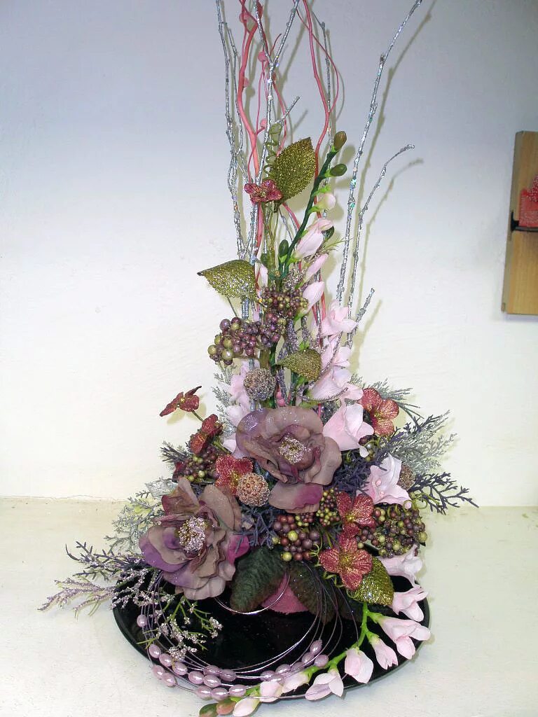 Какие существуют стили флористических композиций. Морибана Икебана. Композиции из сухих цветов и Икэбана. Композиции из сухоцветов. Композиция интерьерная.