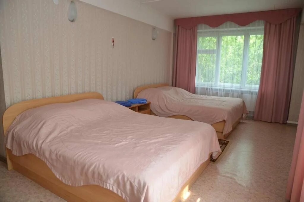 Гостиница аэропорт красноярск. Красноярск аэропорт гостиница при аэропорте. Гостиница аэропорт красноярск аэропорт красноярск. Гостиница емельяново красноярск. Гостиница аэропорт емельяново.