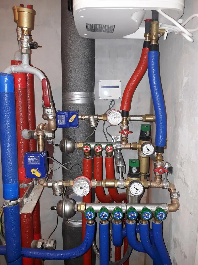 лист сантехнике. коллекторный шкаф гвс хвс. смена водопровода. расценки на сантехнические услуги. лист сантехнике.