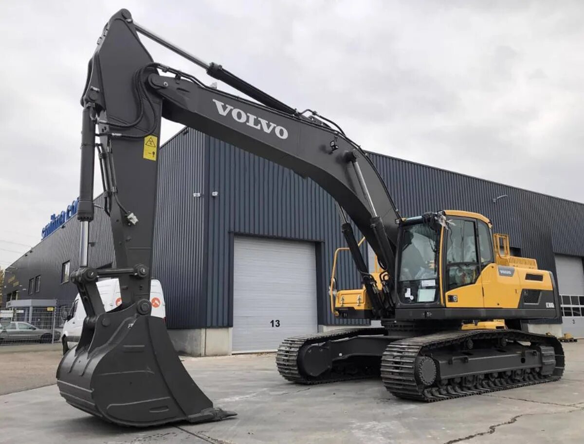 Экскаватор вольво 300. Экскаватор вольво 300. Гусеничного экскаватора volvo ec180. Volvo 300 экскаватор. Экскаватор volvo ec300dl.