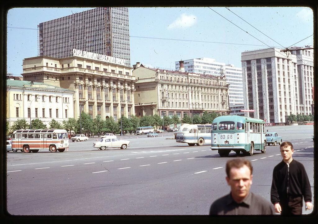 Москва 1960 год. Москва в 50 70 годы. Москва в 50 70 годы. Москва в 50-е годы. Манежная улица 1960.