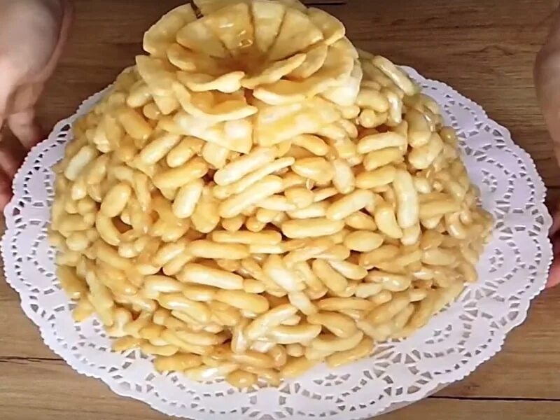 День чак чака. Девушка с чак чаком рисунок. Чак-чак по-татарски. Татарская национальная кухня чак чак. Удмуртский чак чак.