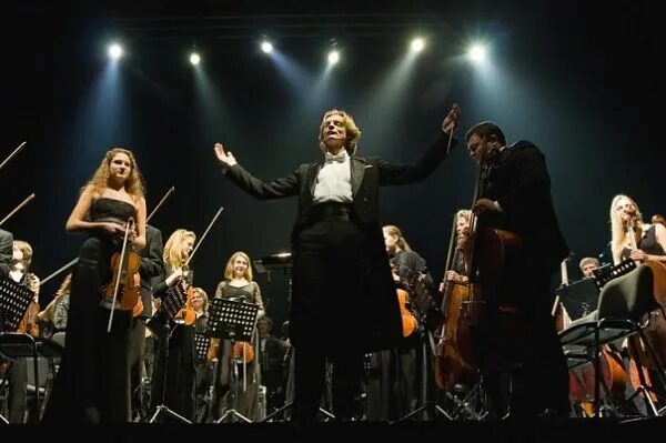 Симфонический оркестр глобалис состав. Квартет глобалис состав. Группа глобалис. Квартет глобалис состав. Оркестр глобалис дирижер.