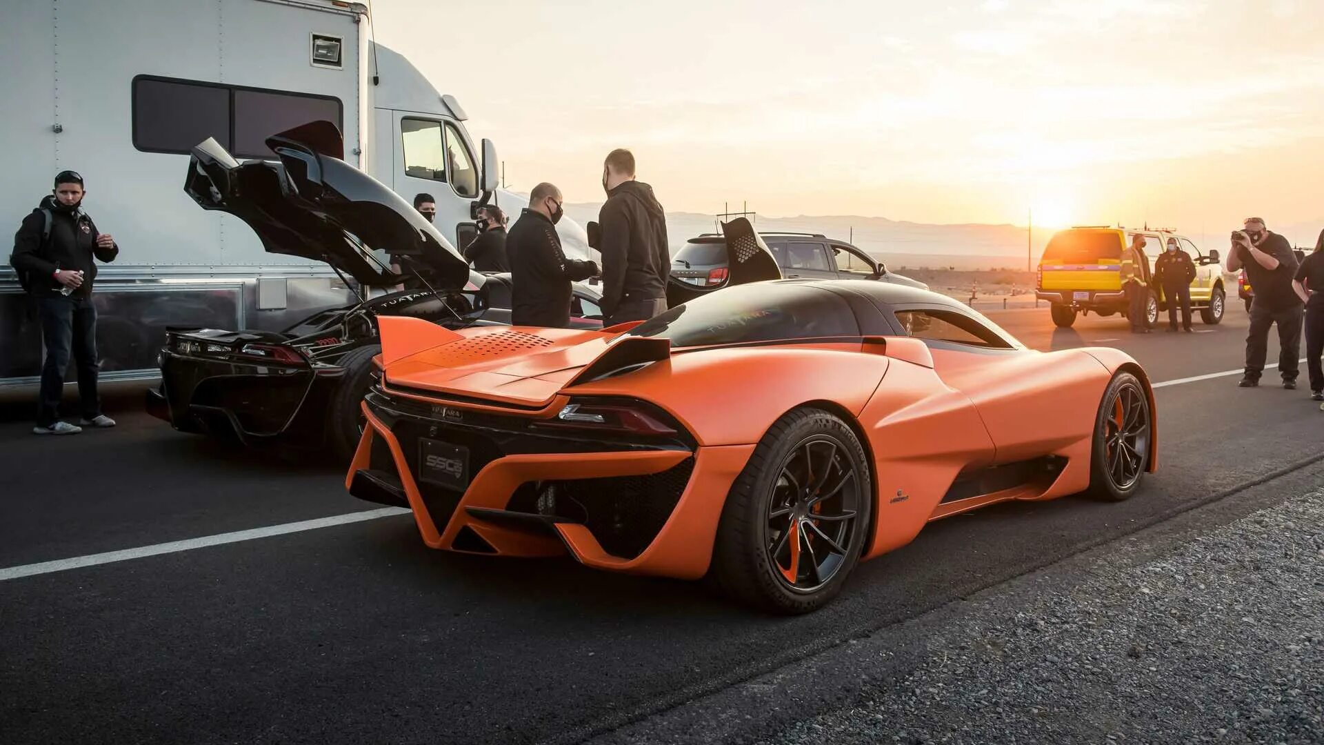 Топ 5 самых быстрых. Гиперкар Tuatara 2020. SSC Tuatara рекорд. SSC Tuatara 2021. Американский гиперкар SSC Tuatara.