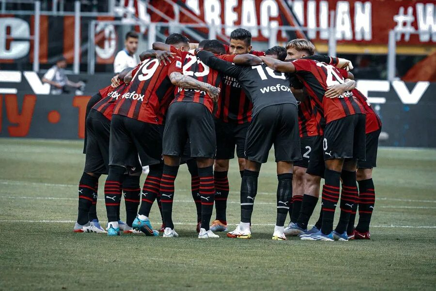Миланский футбольный клуб 5. Ac milan. Миланский футбольный клуб 5. Миланский футбольный клуб 5. Миланский футбольный клуб 5.