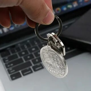 Брелок из монет