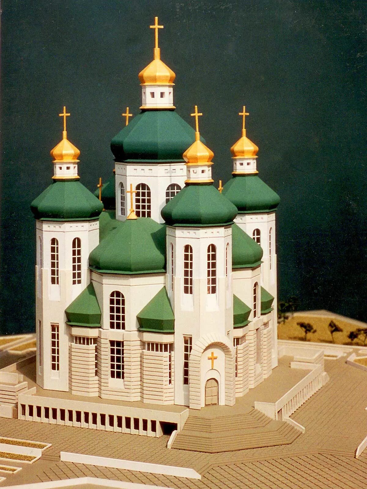 Макет собора. Храм христа спасителя из бумаги. Строгановы ильинск церковь макет храма. Поделка церковь. Макет храма христа спасителя.
