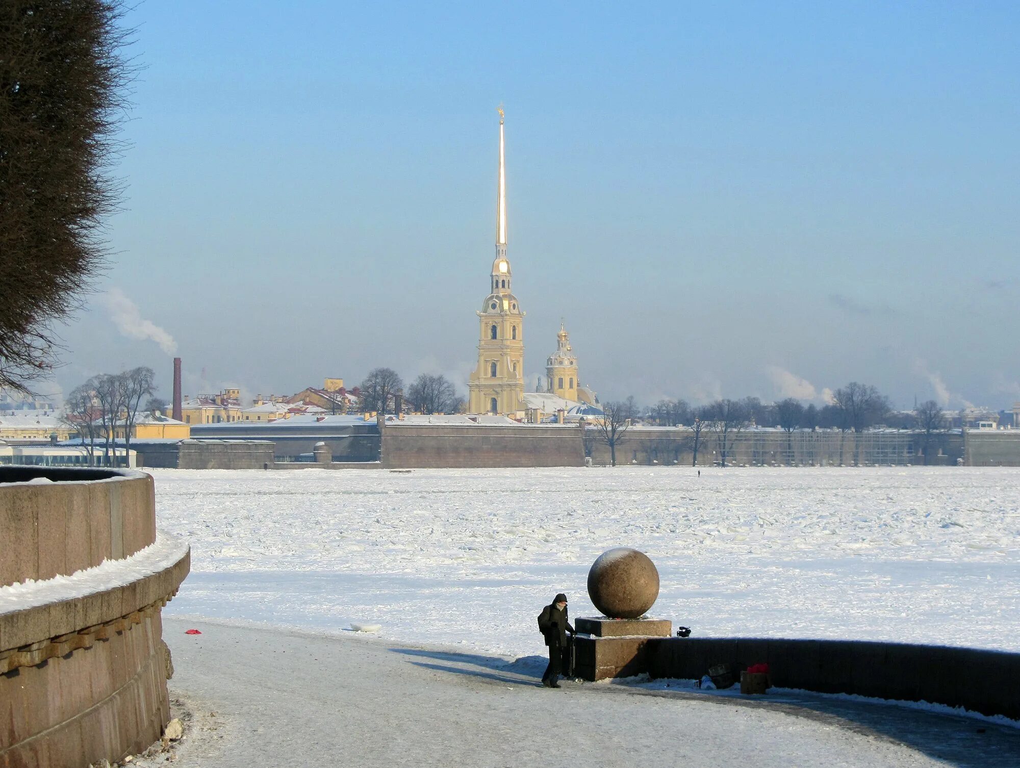 Стрелка Васильевского острова Санкт-Петербург. Стрелка Васильевского острова. Питер стрелка Васильевского острова зима. Васильевская стрелка Санкт-Петербург зимой. Живу на васильевском острове