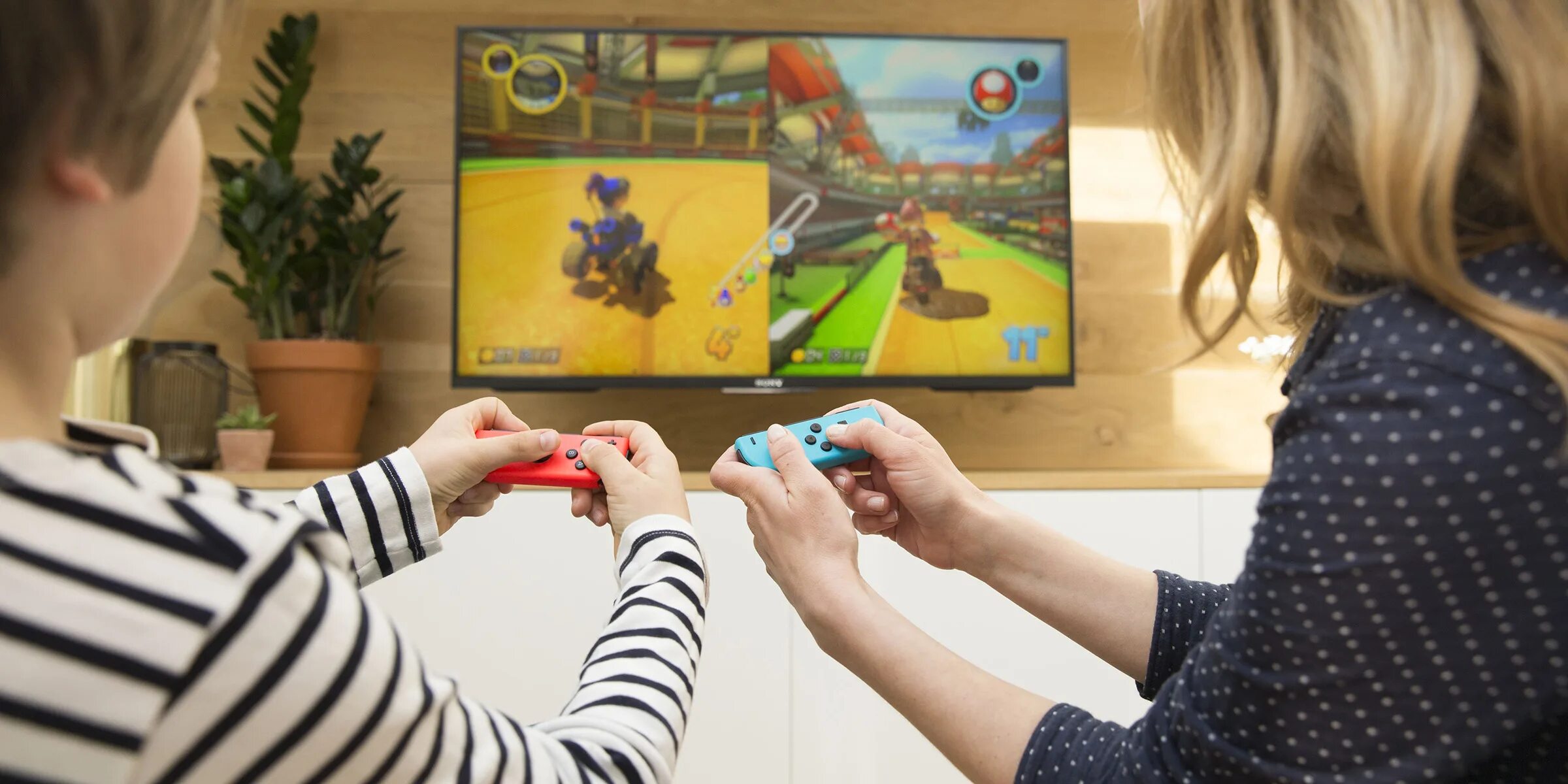 Play with me this game. Игра Toy Soldiers Nintendo Switch. Игры на Нинтендо свитч о закулисье. Vario Switch game. Nintendo Switch игра на ТВ.