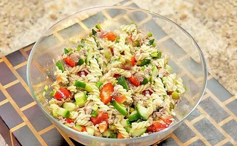 Салат с тунцом и горошком