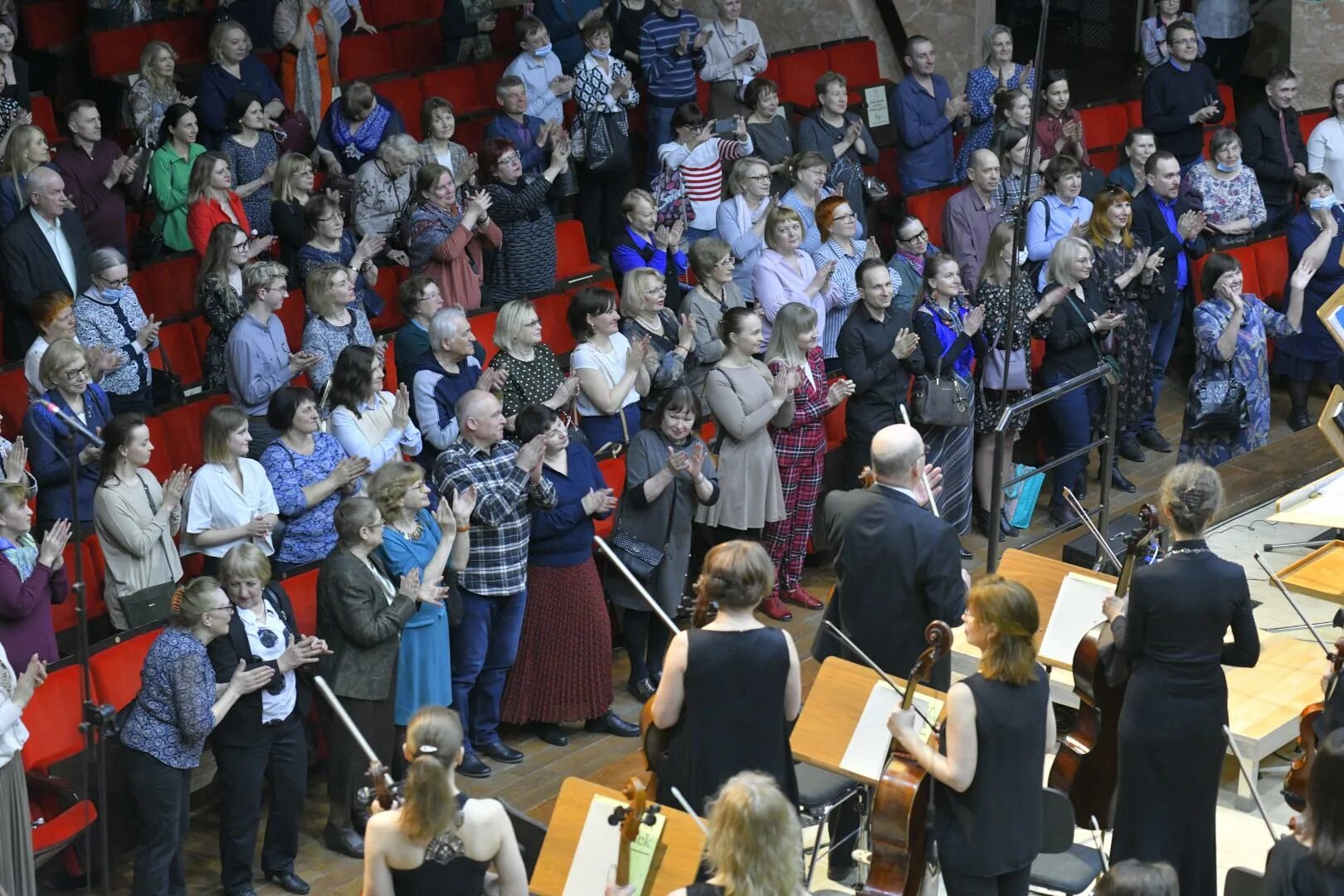 Реквием моцарт театр. Состав современного симфонического оркестра. Состав омского академического симфонического оркестра. Новосибирский симфонический оркестр. Dies irae verdi.