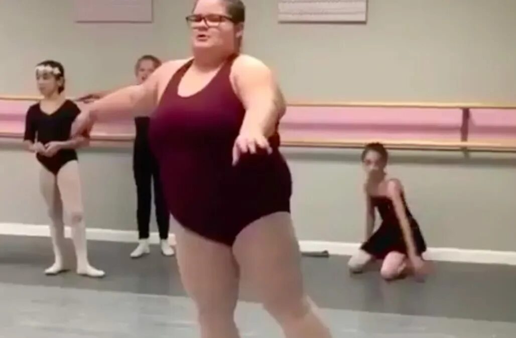 Юная балерина видео. Лиззи хауэлл балерина. лиззи хоувелл танцовщица.