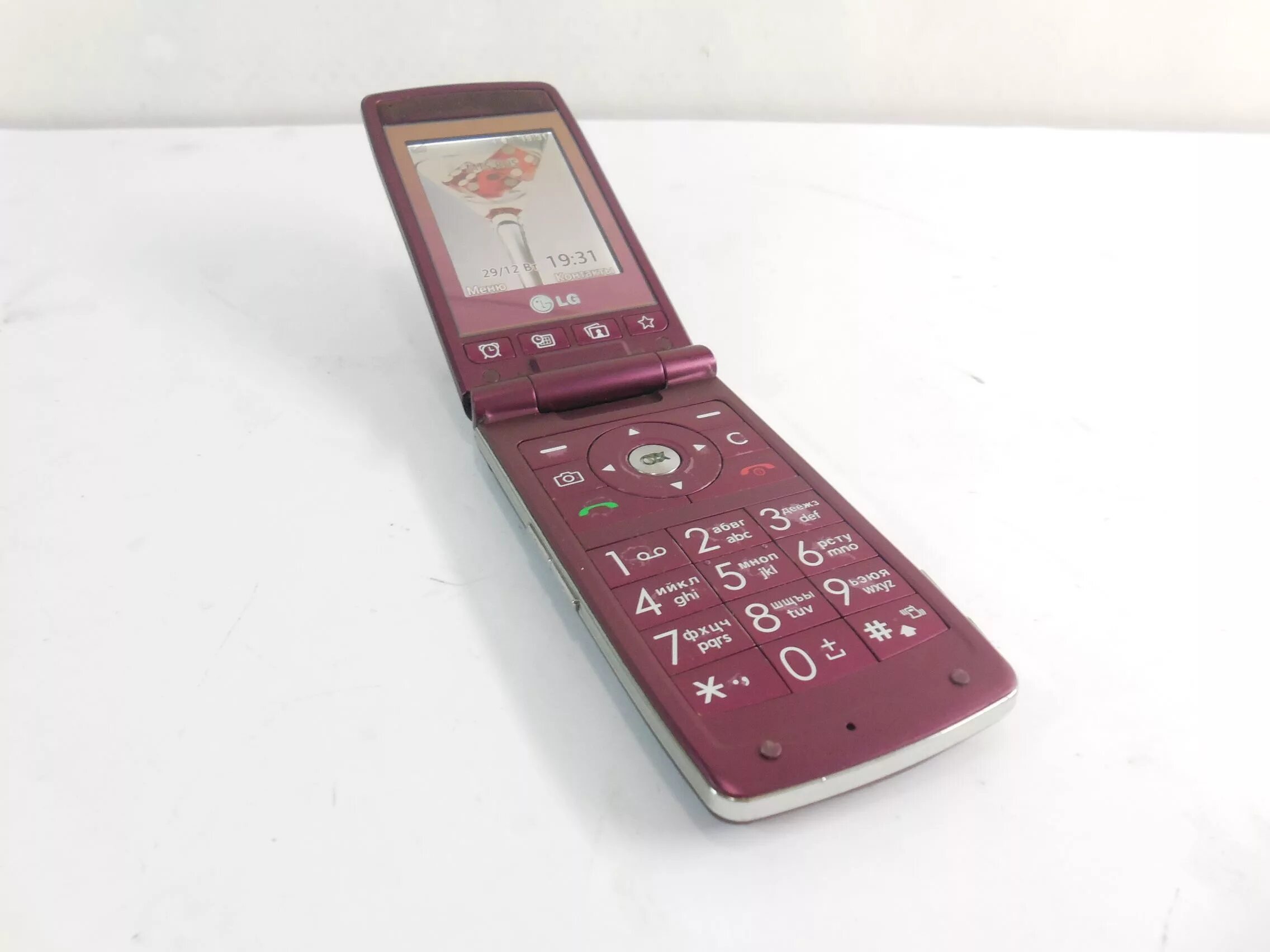 Телефон lg красный. Lg раскладушка красный g360. Lg viewty. Телефон лг раскладушка lg g360. Lg раскладушка красный g360.