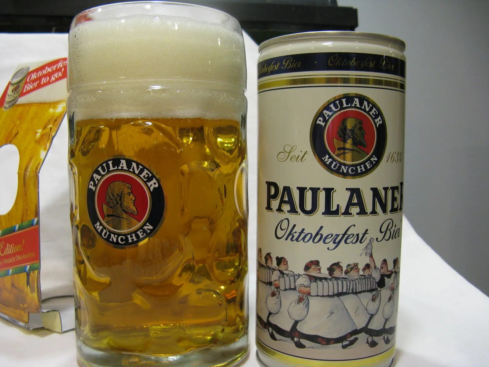 Пиво пауланер купить. Paulaner Oktoberfest пиво. Кружка пивная Пауланер Октоберфест. Бокал Пауланер. Стакан пивной Paulaner Oktoberfest.