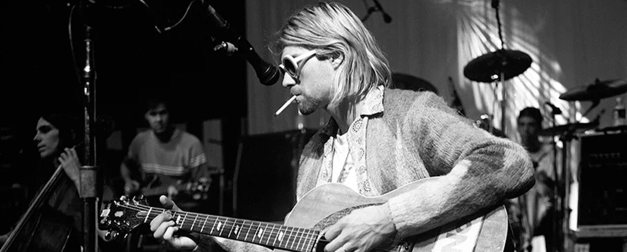 Nirvana lake of fire. Курт кобейн анплаггед. курт кобейн и nirvana. курт кобейн unplugged. kurt cobain mtv unplugged.