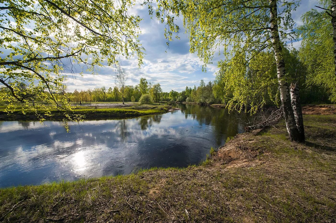 Река Чумляк. За рекой Луга зазеленели Бунин. Озеро Узола. Первое мая озеро